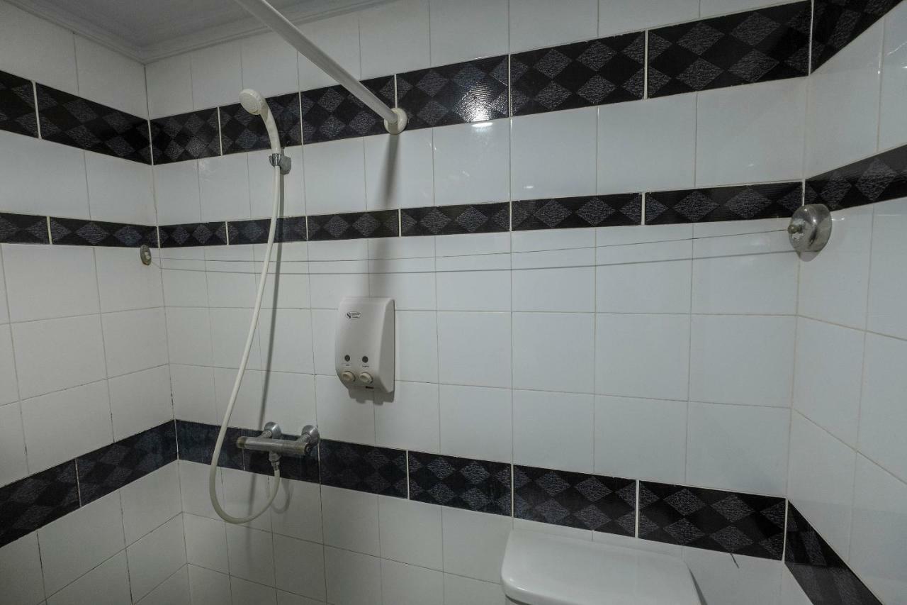 Oyo 628 Losari Metro Makassar Extérieur photo